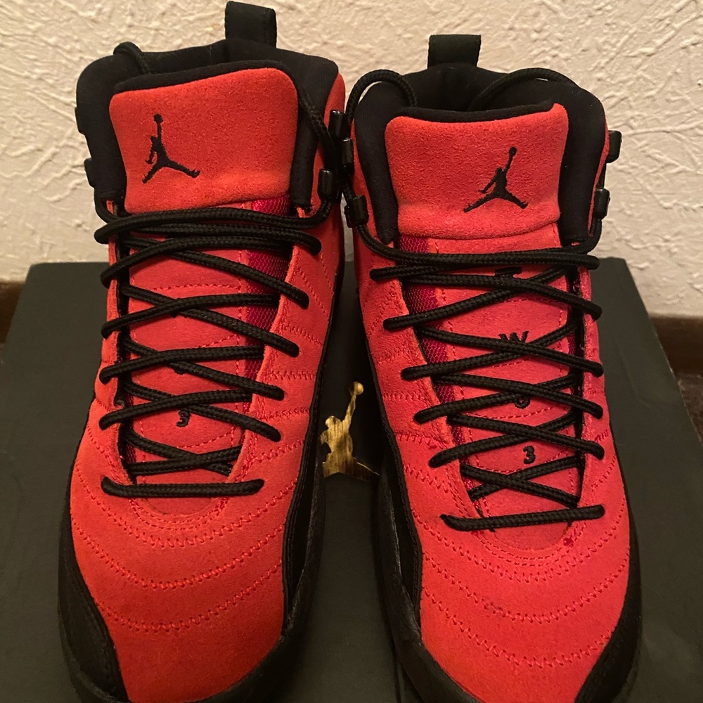 Air Jordan Retro 12s “Reverse Flu Game” - Picture 8 of 14